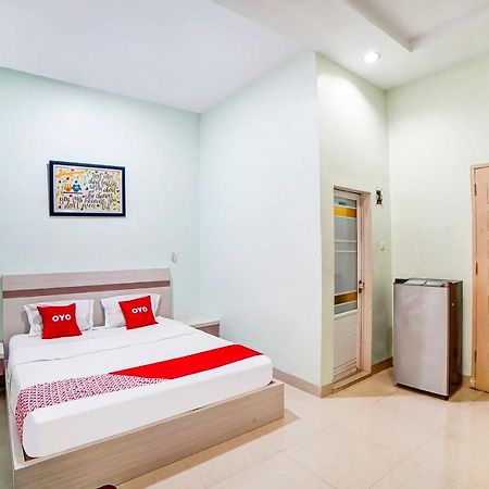 Oyo 91170 Ayahanda Residence Medan Ngoại thất bức ảnh